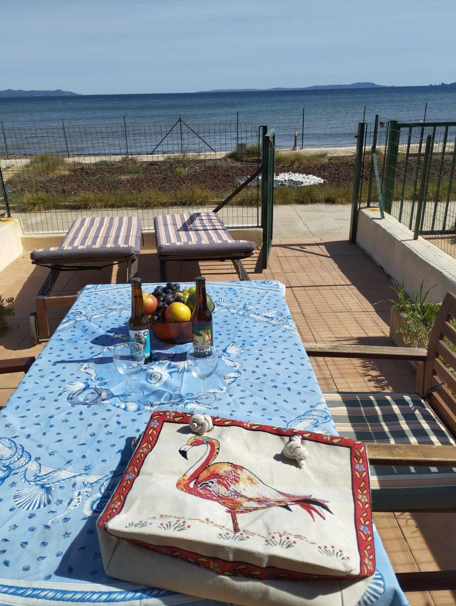 Hyères Le Surplage المظهر الخارجي الصورة
