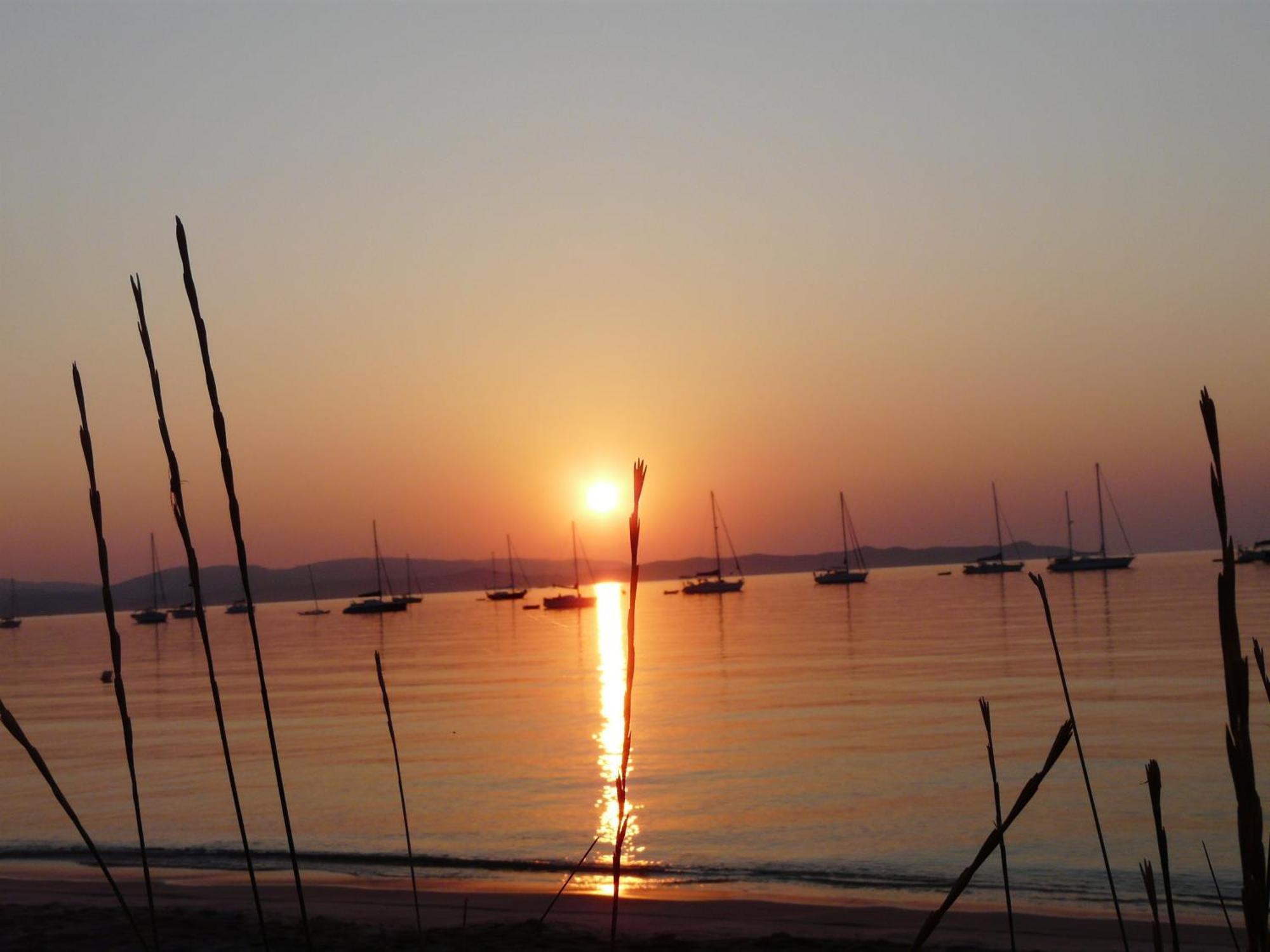 Hyères Le Surplage المظهر الخارجي الصورة